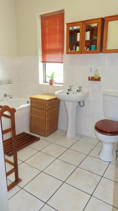 To Let 2 Bedroom Property for Rent in Paradyskloof Western Cape